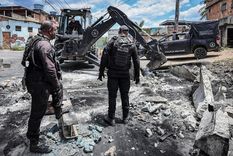 Cerca de un millar de policías irrumpieron este jueves en el Complejo do Salgueiro, un conjunto de favelas de São Gonçalo, Río de Janeiro, en búsqueda de cabecillas del Comando Vermelho. Foto: EFE