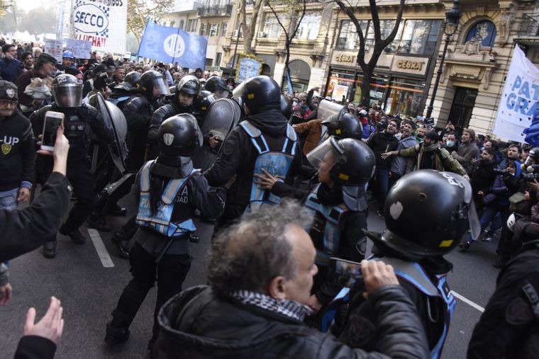 La Justicia le pidió al Gobierno garantizar la seguridad de Comodoro Py ante la inminente movilización del kirchnerismo en apoyo a Cristina Fernánez de Kirchner.