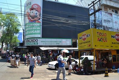 MDZol | En Ciudad del Este los misioneros buscan todo tipo de productos, desde neumáticos y electrónica hasta alimentos y productos de higiene y perfumería. Foto: Alejandro Spivak