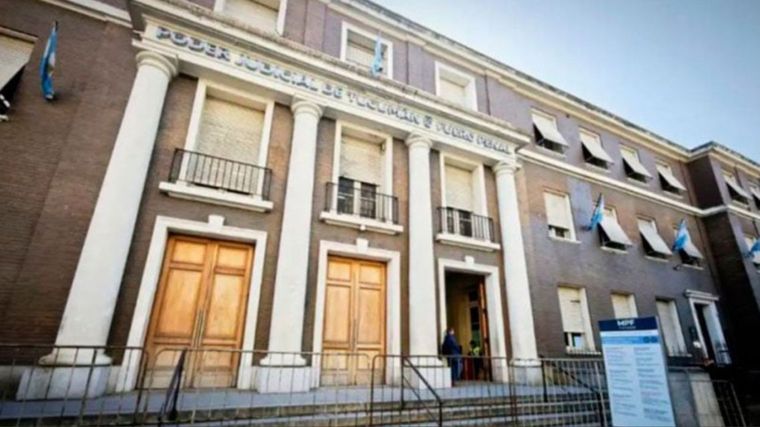 La Justicia de Tucumán investiga a dos abogados tras una denuncia que los señala por una presunta apropiación de una indemnización millonaria.La Justicia de Tucumán investiga a dos abogados tras una denuncia que los señala por una presunta apropiación de una indemnización millonaria.
