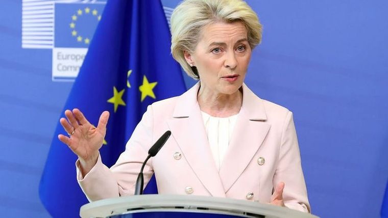La presidenta de la Comisión Europea, Ursula von der Leyen, hizo el anuncio del nuevo paquete de medidas en contra de Rusia. Foto: GETTY IMAGES