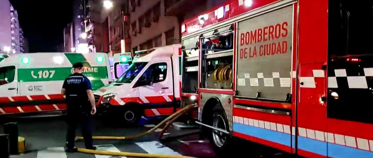 Un hombre habría prendido fuego su propio departamento luego de mantener una violenta discusión con su pareja.