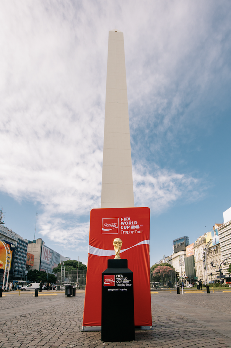La Copa del Mundo a los pies del Obelisco. La Copa del Mundo a los pies del Obelisco.