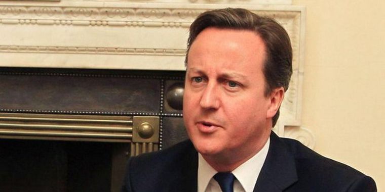 Cameron pidió más transparencia en la relación políticos y medios.
