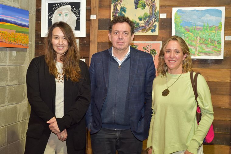 Cecilia Schneiter, Ariel Robert y Mariana Corominola. Cecilia Schneiter, Ariel Robert y Mariana Corominola.