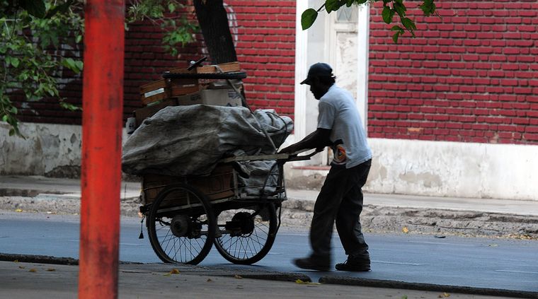 Cuarentena total Mendoza de noche Foto: ALF PONCE / MDZ
