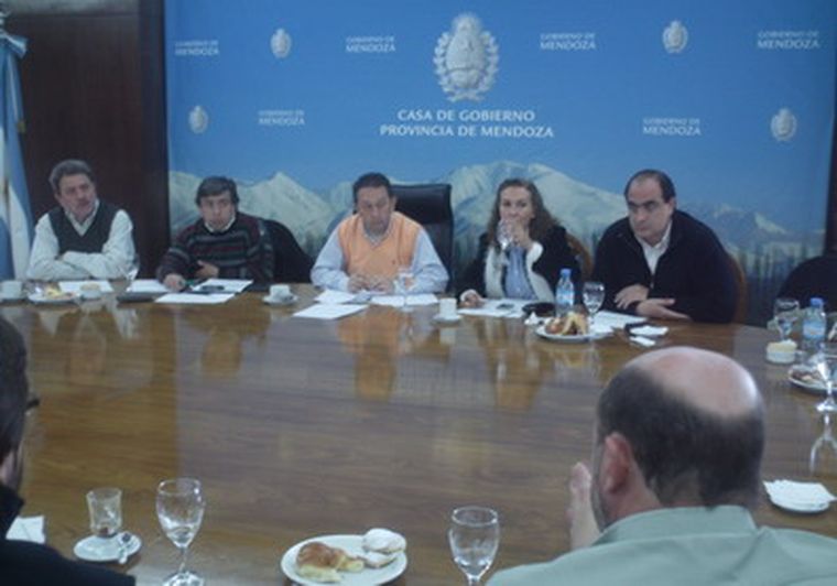 El encuentro se realizó en el cuarto piso de Casa de Gobierno. Foto: MDZ