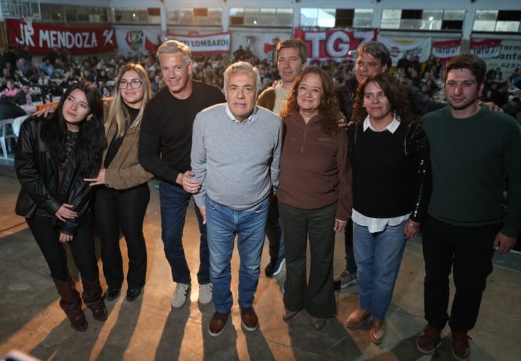 El gobernador encabezó al tradicional paella radical este viernes en General Alvear, en la previa de la Fiesta de la Ganadería.