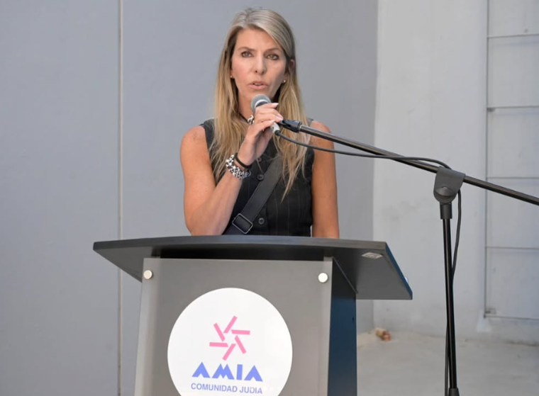 La jueza federal Sandra Arroyo Salgado, exesposa de Alberto Nisman, en el acto de la AMIA.