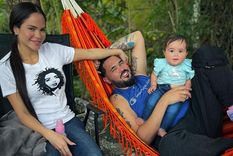 Natti Natasha junto a su prometido Raphy Pina y su hija Vida Isabelle. Foto: Instagram