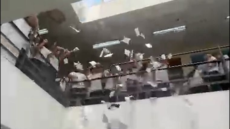 Los alumnos del colegio Santa María revolucionaron la escuela con el festejo de fin de año.