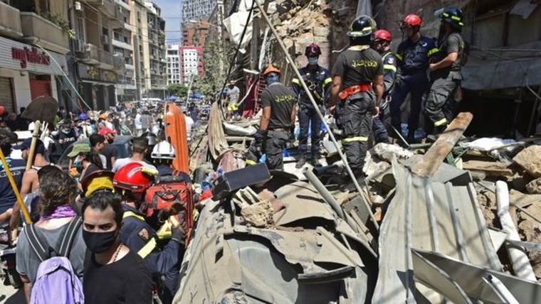 Tras el estallido del 4 de agosto, que dejó imágenes como las de esta foto, otra vez hubo una explosión en Beirut. Foto: GETTY IMAGES
