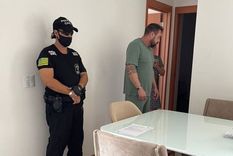 El médico en el momento de la detención Foto: TV Anhanguera