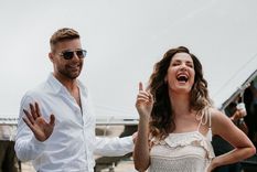 La empresaria Carolina Aguirre y la super estrella Ricky Martin son socios en Kumiko. Foto: Instagram