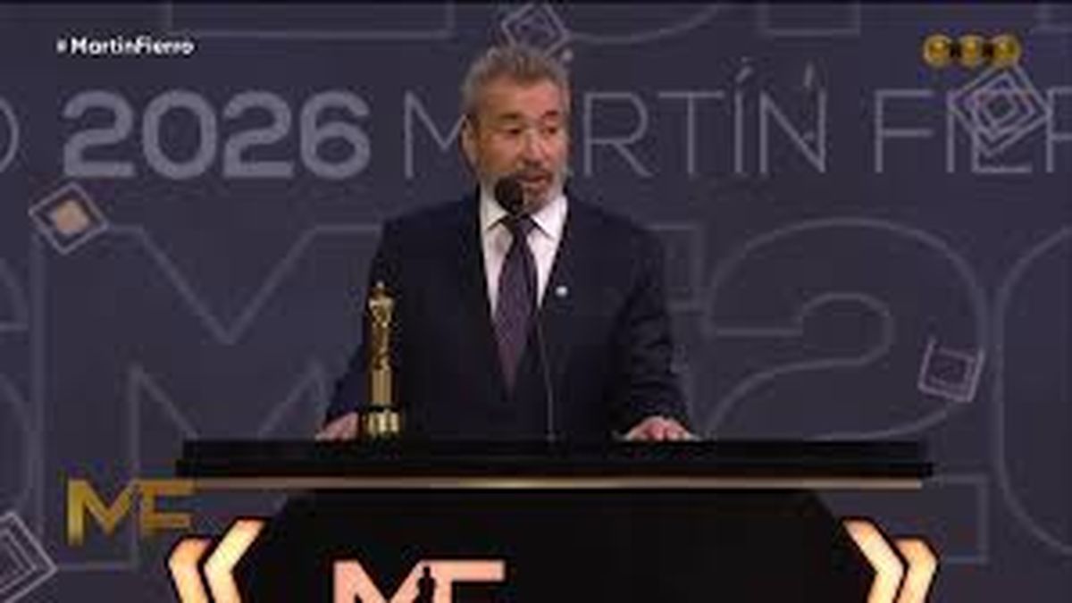 Daniel Vila disparó dos filosos dardos para Javier Milei desde los premios Martín Fierro