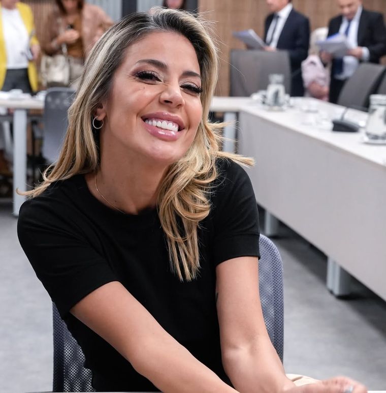 Virginia Gallardo, de figura de "Polémica en el Bar" a Diputada Nacional por Corrientes. Virginia Gallardo, de figura de "Polémica en el Bar" a Diputada Nacional por Corrientes.