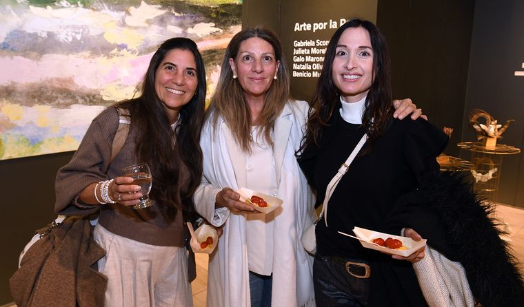 Beatriz Candelaria Carrizo, Melisa Jaliff y Jimena Dorado. Beatriz Candelaria Carrizo, Melisa Jaliff y Jimena Dorado.