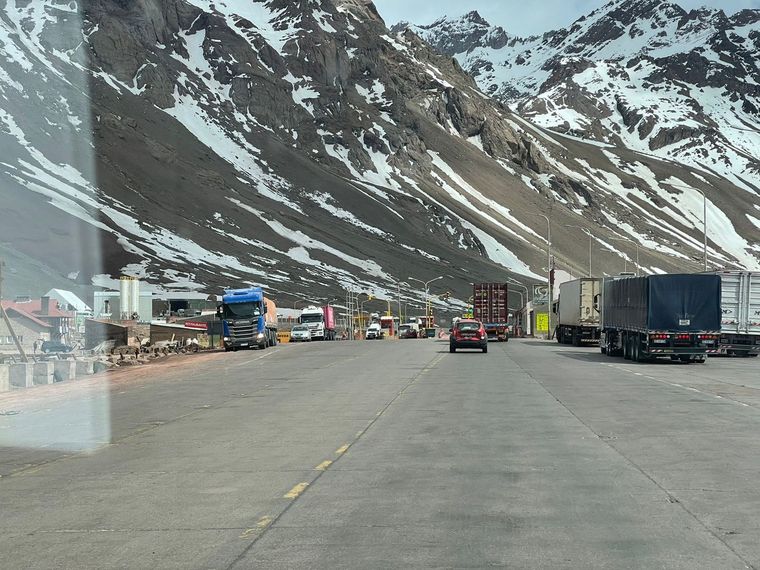 Sin demoras en el cruce a Chile. Foto: Osvaldo Valle.