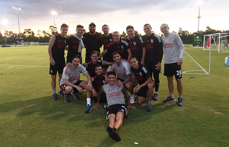 El plantel aprovechó para fotografiarse con el Pipa Foto: River Plate