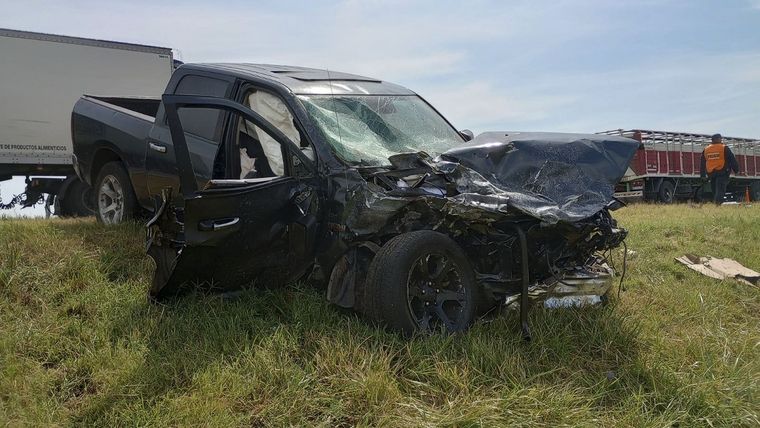 Producto del accidente, falleció la esposa del Michael Díaz, Bárbara Oliver, y el conductor del otro vehículo. Foto: Télam
