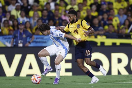 La Selección argentina perdió ante Ecuador en Guayaquil. La Selección argentina perdió ante Ecuador en Guayaquil.