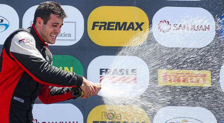 Diego Azar, el nuevo campeón del Top Race. Foto: @diegoazarok