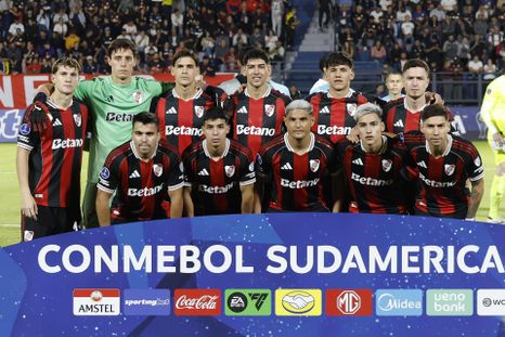 River enfrenta a RB Bragantino en el Estadio Municipal Cicero De Souza Marques. River enfrenta a RB Bragantino en el Estadio Municipal Cicero De Souza Marques.