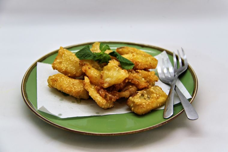 Receta rápida de buñuelos de banana con pocos ingredientes.