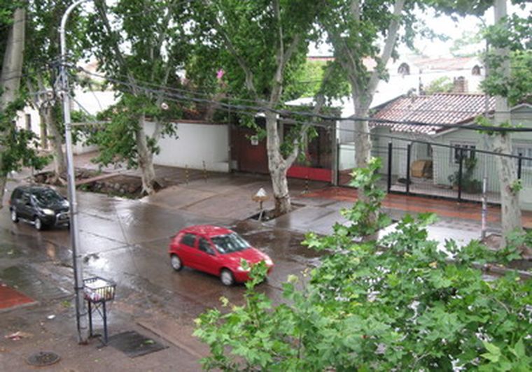 La lluvias y lloviznas persistirán durante toda la jornada.
