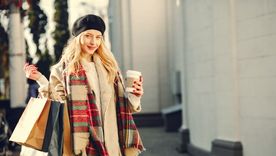 Consigue el mejor descuento para comprar indumentaria antes del invierno Foto: Freepik