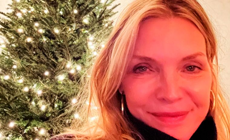 Michelle Pfeiffer y su árbol de navidad minimalista. Créditos: Instagram de Michelle Pfeiffer.&nbsp;