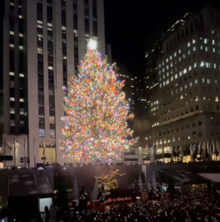 Este 30 de noviembre se vivió la noche mágica del encendido del árbol de Navidad en el Rockefeller Center