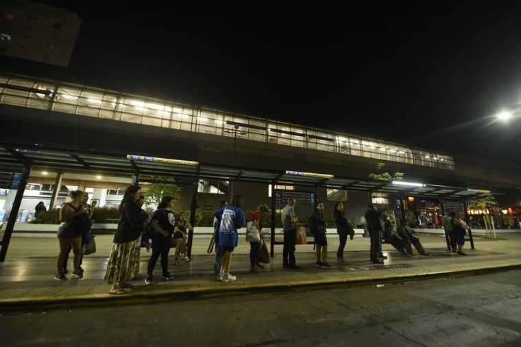 Luego del paro en gran parte del AMBA, el Gobierno transfirió los fondos correspondientes a los subsidios e intimó a la UTA a normalizar el servicio Foto: Juan Mateo Aberastain Zubimendi/Mdz