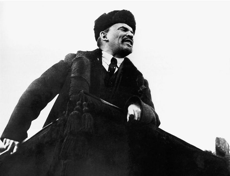 Vladimir Lenin en un discurso en 1901. Foto: GETTY IMAGES