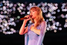 taylor swift repartio 197 millones de dolares en bonos extras al equipo de su gira the eras tour