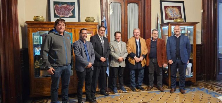 La delegación del gobierno de Catamarca durante una visita al Centro Islámico, con sede en Buenos Aires.