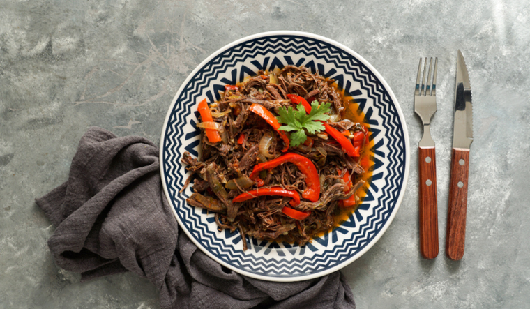 ¡Descubre el sabor de Cuba con nuestra receta de ropa vieja! Foto: Shutterstock