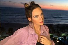 Como una diosa Belinda presumió su figura con un bikini negro Foto: Archivo