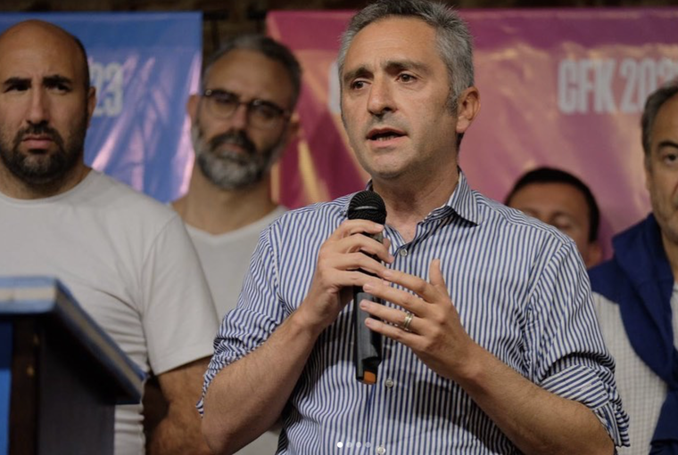 El dirigente salió nuevamente a apoyar la candidatura de Sergio Massa Foto: Instagram Andres Larroque