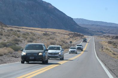 MDZol | ruta montaña paisaje auto autos (9).jpg