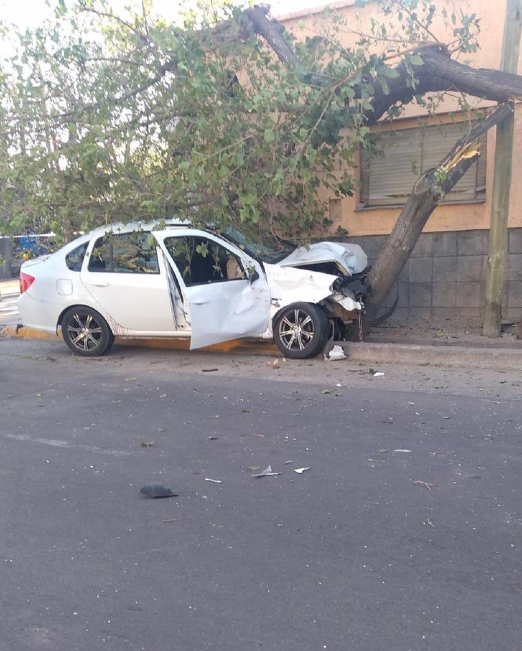 Así quedó el auto que intervino en el impacto Foto: Ministerio de Seguridad.