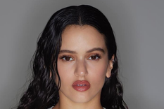 Viral: fan le regaló a Rosalía una tesis que hizo sobre ella Rosalía?? Foto: Archivo