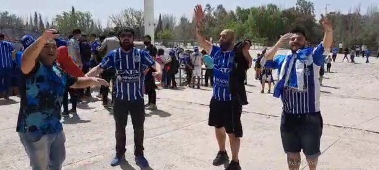 Los hinchas volvieron y demostraron su felicidad Foto: MDZ
