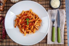 Penne a la arrabiata Una receta clásica de Italia para hacer en simples pasos Foto: Shutterstock