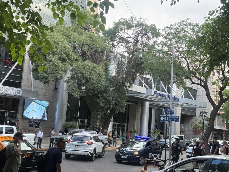 El operativo en la intersección de calles Primitivo de la Reta y Amigorena. El operativo en la intersección de calles Primitivo de la Reta y Amigorena.