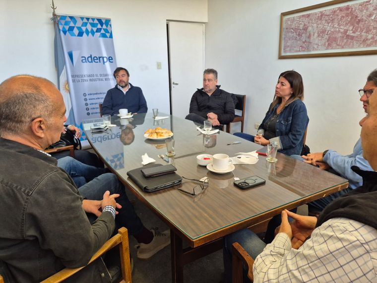 Aderpe se reunió con el municipio de Godoy Cruz por el crítico estado de la Rodríguez Peña. Aderpe se reunió con el municipio de Godoy Cruz por el crítico estado de la Rodríguez Peña.
