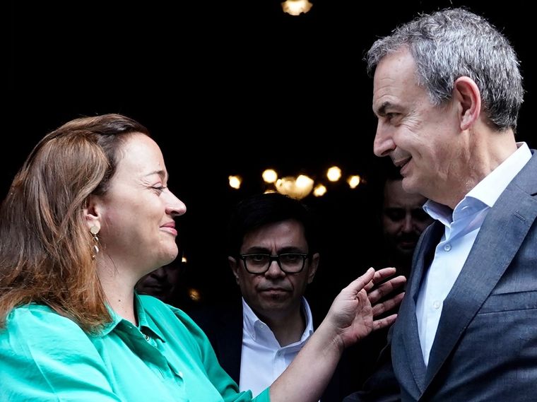 Moreau, junto al ex presidente español Rodríguez Zapatero Foto: Prensa Diputados