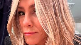 Texturas naturales y colores cálidos definen el lujo silencioso de la actriz. Imagen: instagram.com/jenniferaniston/