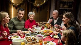 Se despide el mantel estampado para Navidad: la tendencia que privilegia la simplicidad y es elegante