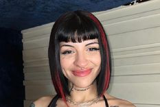 Cazzu enterneció a sus fans compartiendo una nueva foto con su hija.